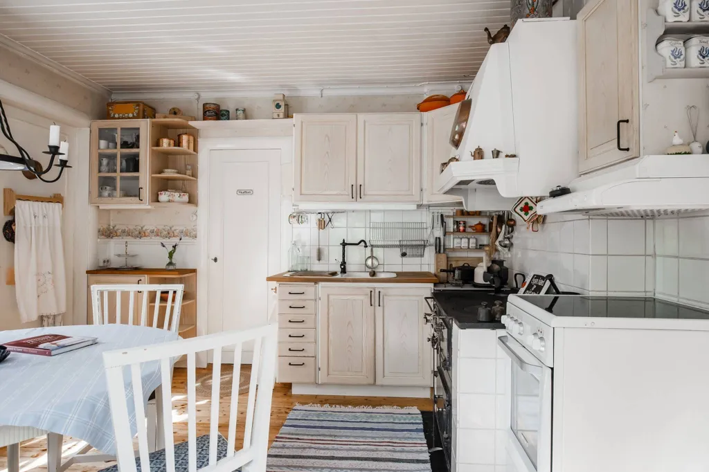 Cuisine - Charming Cottage with Natural Setting in Ängsbacka