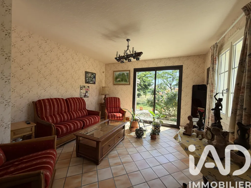 Elutuba - Well-Maintained House with Garden in Barroux