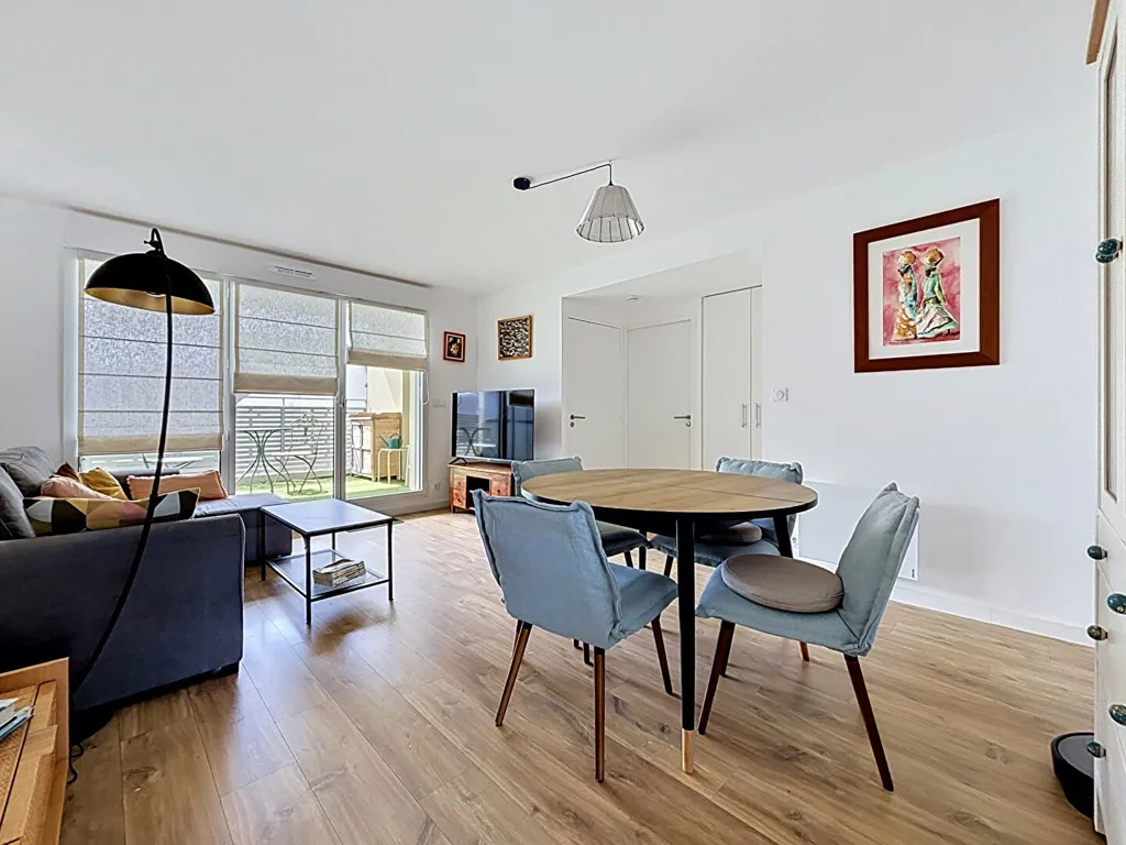 Séjour - Appartement PMR 3 Pièces au Centre de Plougonvelin