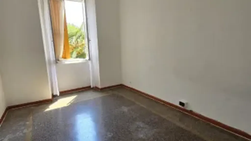 Pièces - 4-Bedroom Apartment in Sestri Ponente