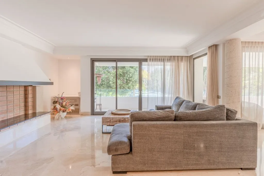 Elutuba - Luxury Flat with Pool Views in Marbella East