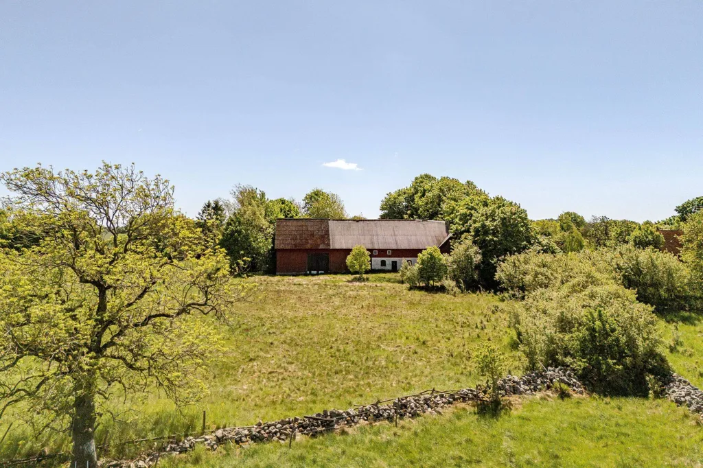 Välivaade - Rustic Farmhouse with Large Garden in Hörby