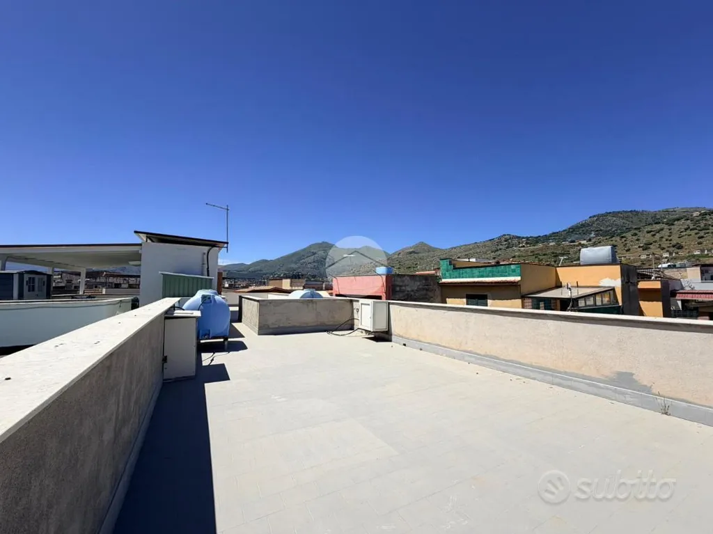 Terrasse - 4-Room Apartment with Balcony in Palermo