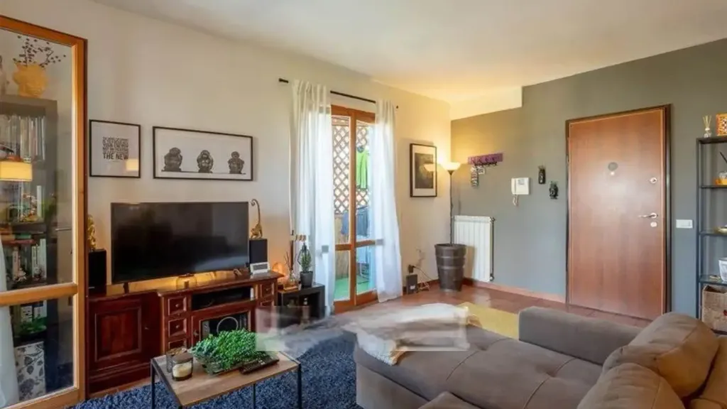 Living Room - Duplex Apartment with Balcony in Campi Bisenzio