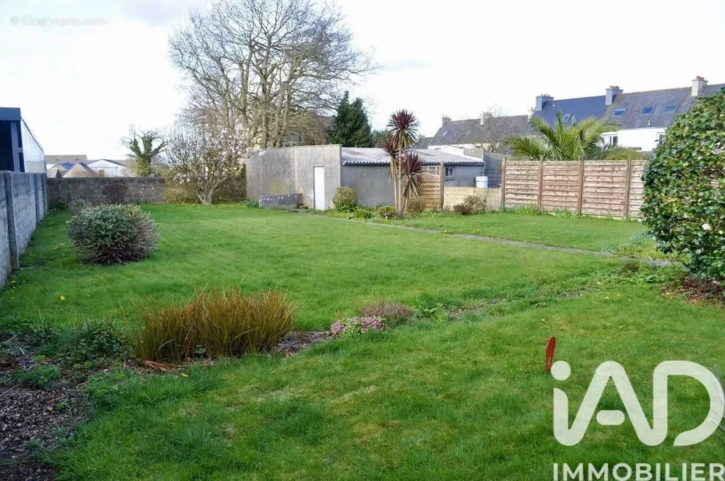 Garden - Constructible Plot in Calm Setting, Plabennec