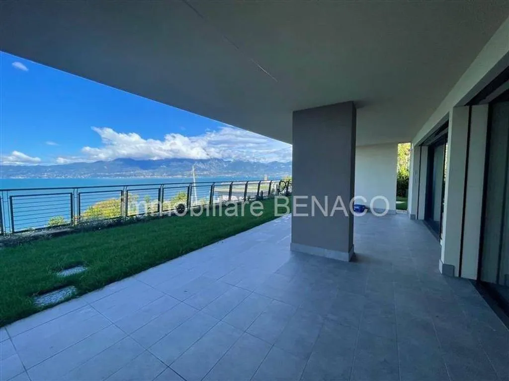 Terrasse - Luxury Apartment with Pool in Torri del Benaco
