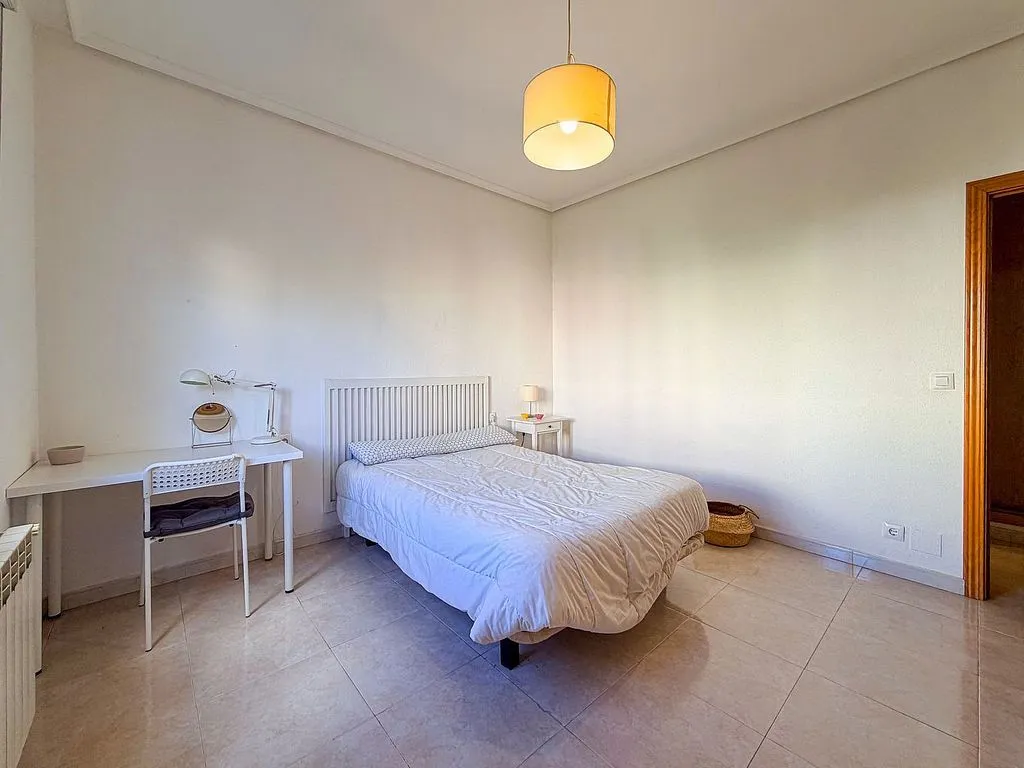 Chambres - Furnished Flat with Metro Access in Bernabéu