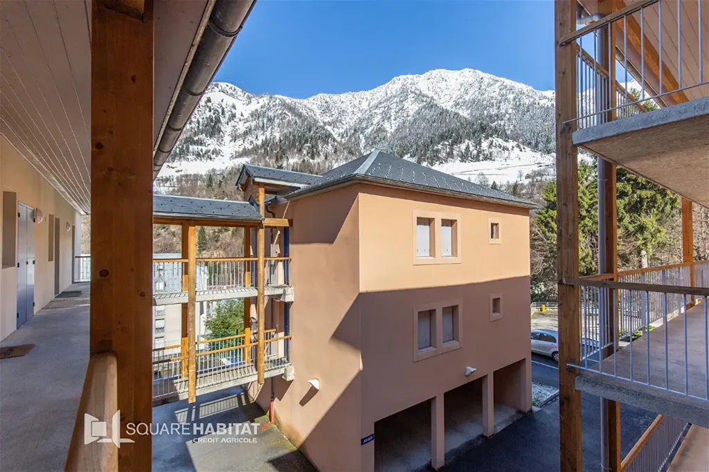 3-Bed Apartment with Mountain View in Barèges