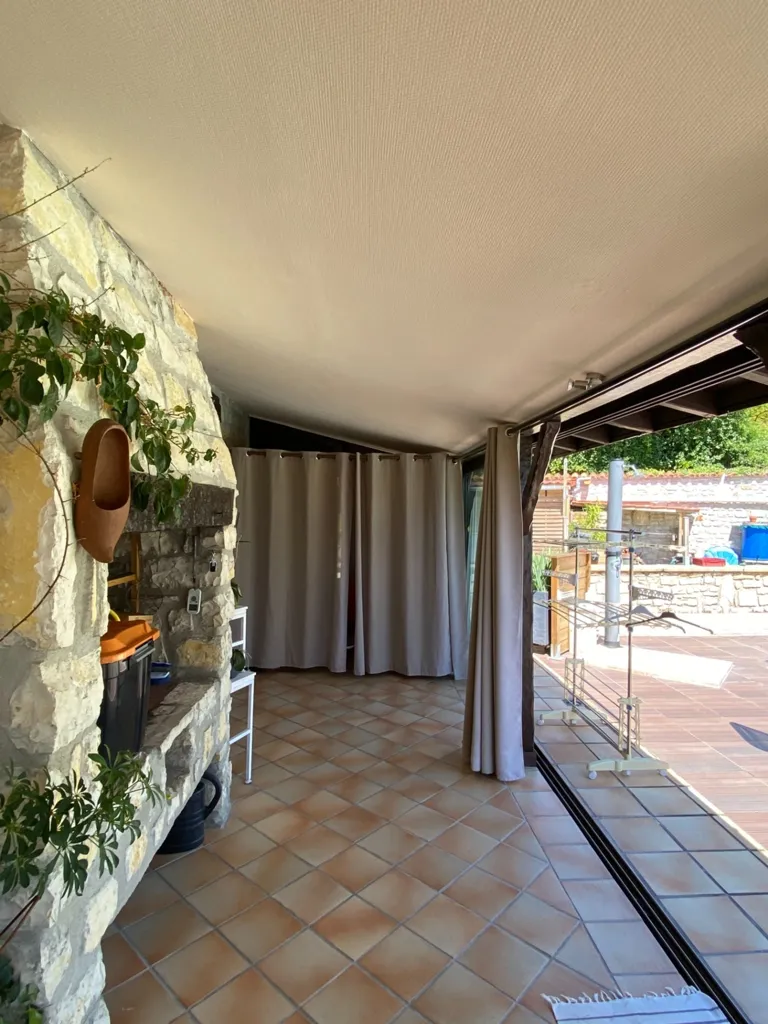 Terrass - Spacious House with Pool in Torsac
