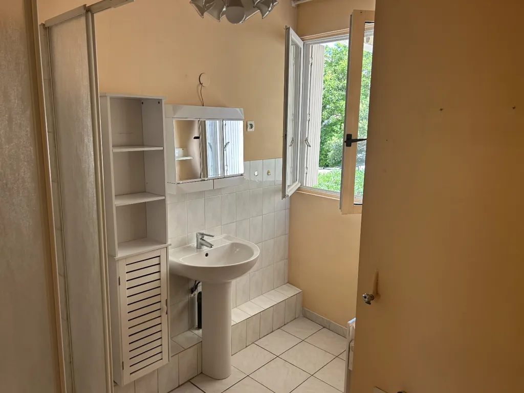 Vannitoad - 3-Bedroom Apartment in Sete