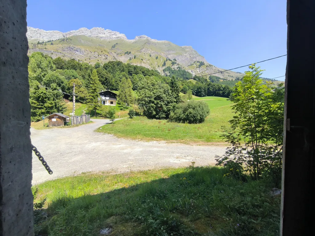 Rõdu - Renovable Barn with Mountain View in La Giettaz