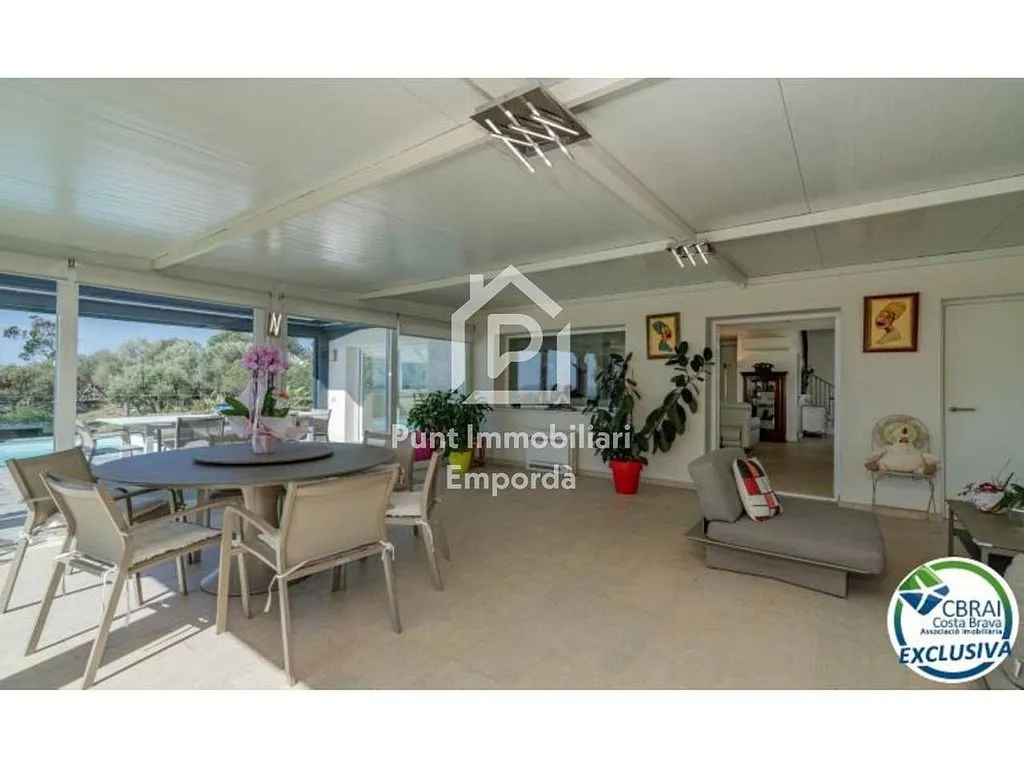 Terrazza - Chalet with Pool in Palau-Saverdera