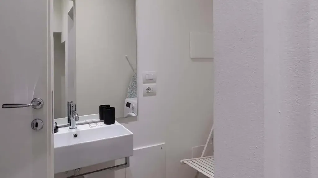 Salles de bain - Modernised Studio in Central Florence