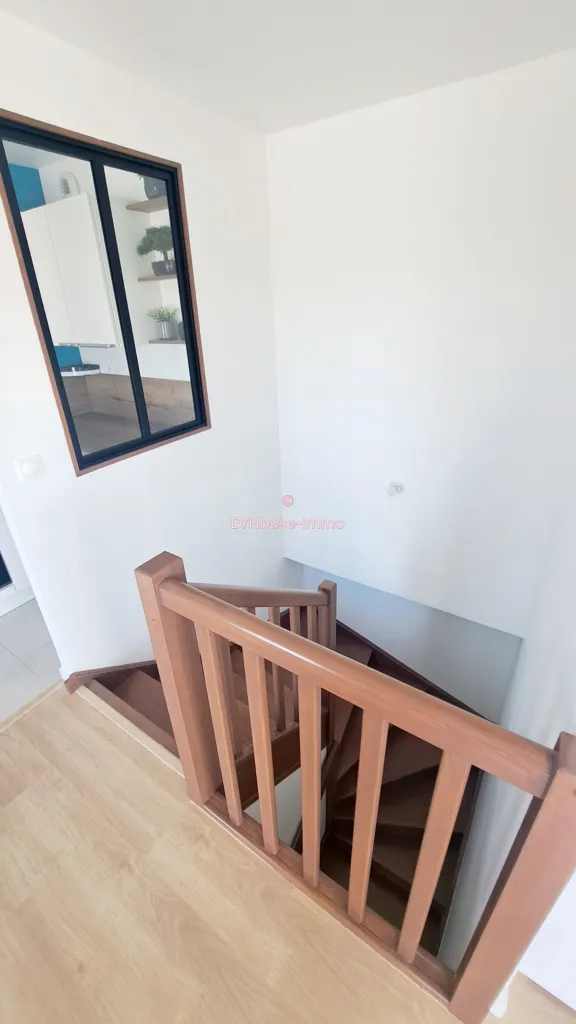 Pièces - Duplex avec Terrasses et Vue sur Parc à Champs-sur-Marne