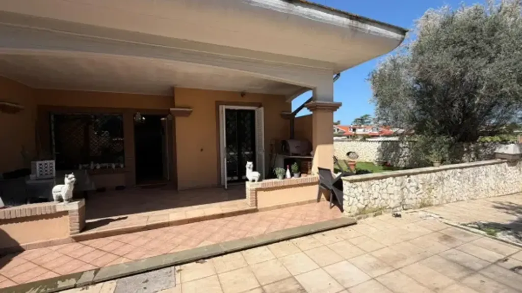 Terrace - Quadrifamiliare Villa with Garden in Ardea