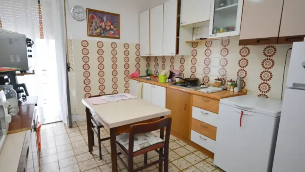 Köök - Spacious Apartment with Balcony in Crosia