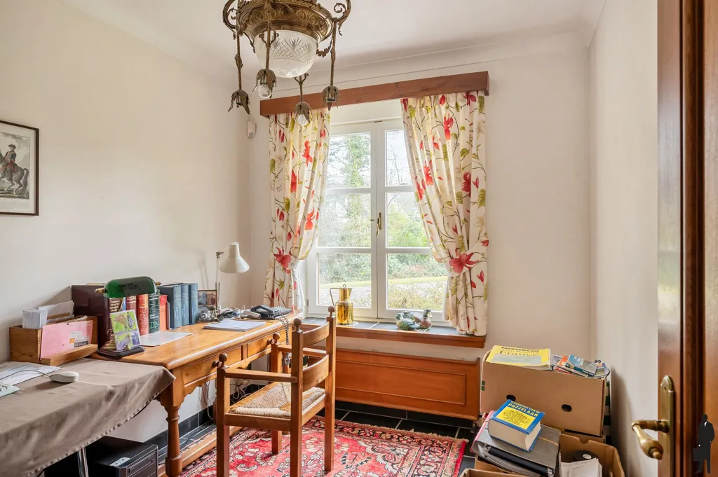 Office - Country Villa with Terrace and Garden