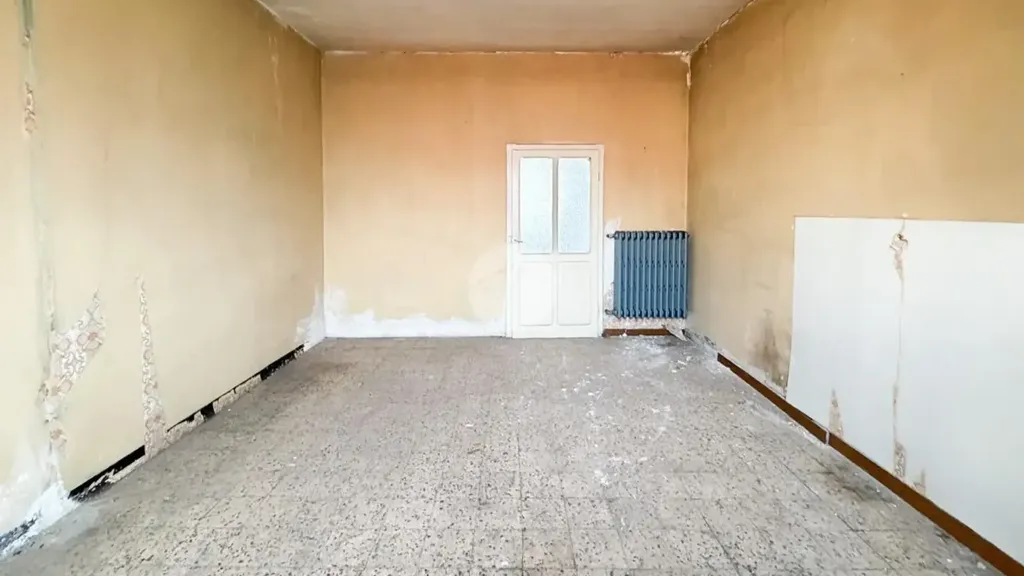 Toad - Semi-detached House with Terrace in Avezzano