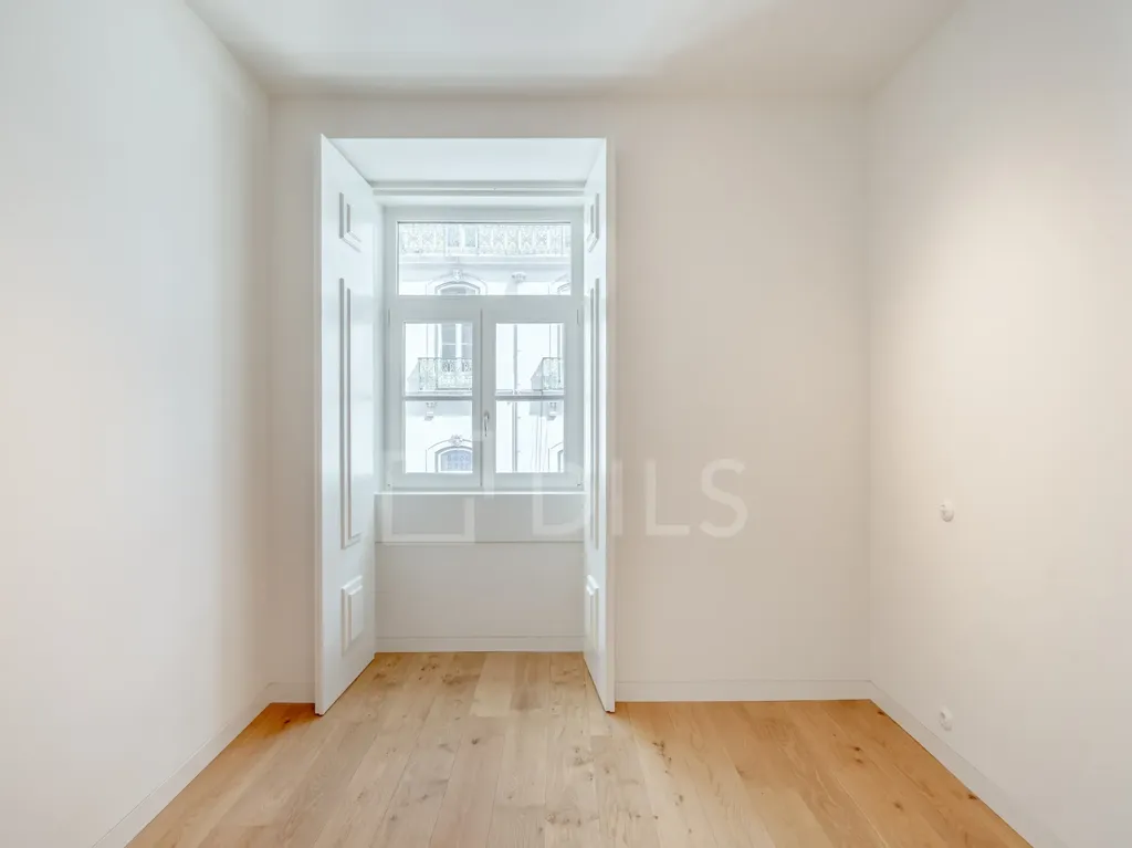 Toad - Luxury Flat with Historic Facade in Chiado, Lisbon