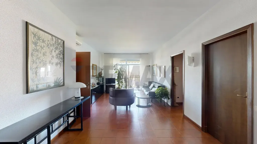 Entrée - Four-Bedroom Apartment with Balcony in Milan