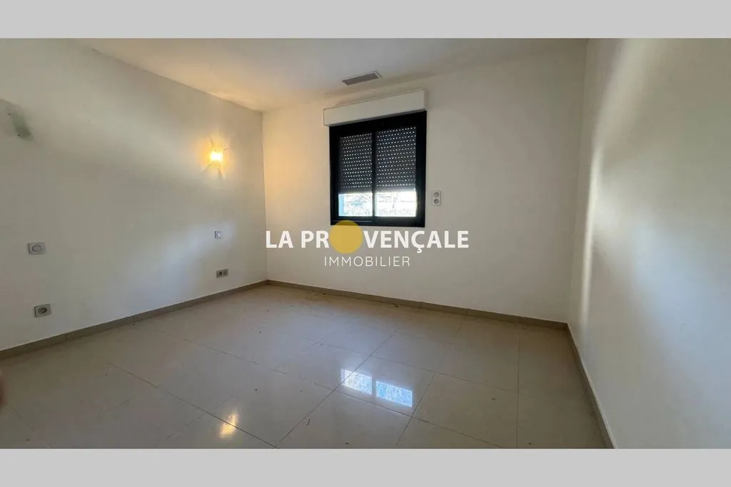 Pièces - Maison avec Piscine et Terrasse à Béziers