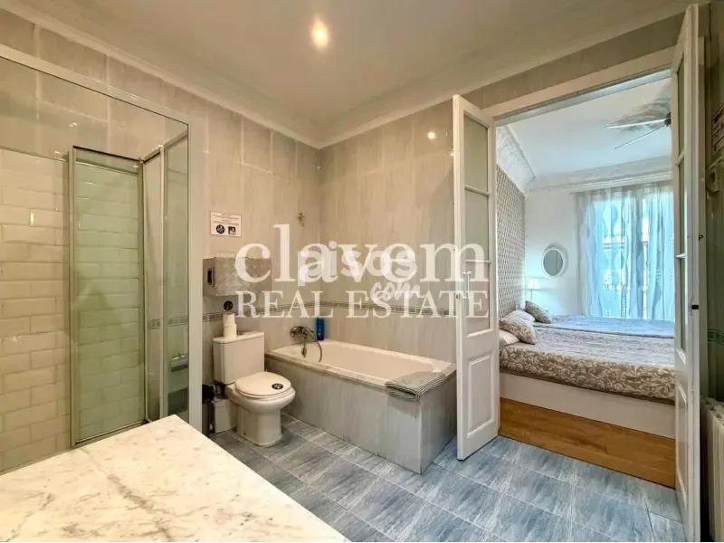 Vannitoad - Characterful Apartment with Balcony in L'Esquerra de l'Eixample