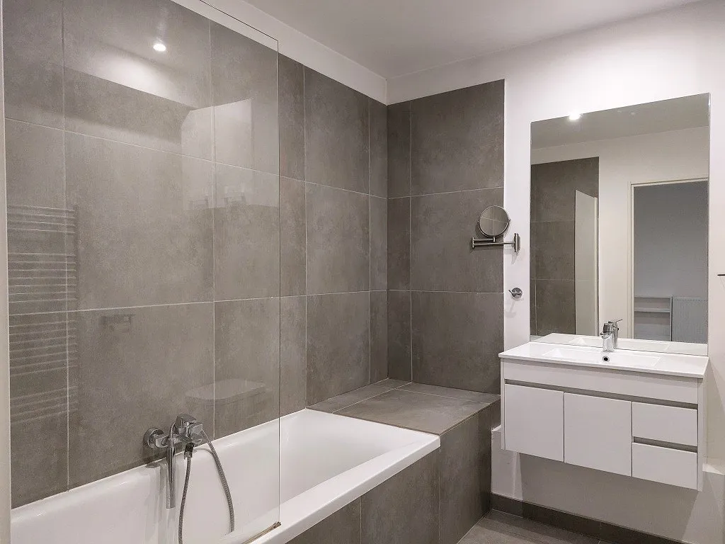 Salles de bain - Studio avec Balcon en Centre-Ville