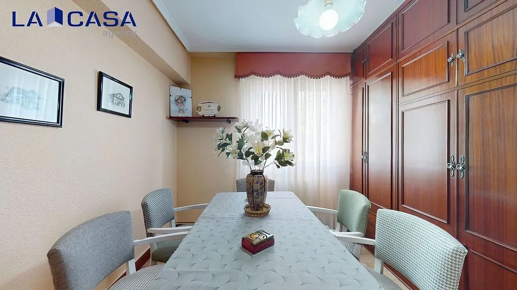 Söögituba - Apartment with Balcony in Arangoiti