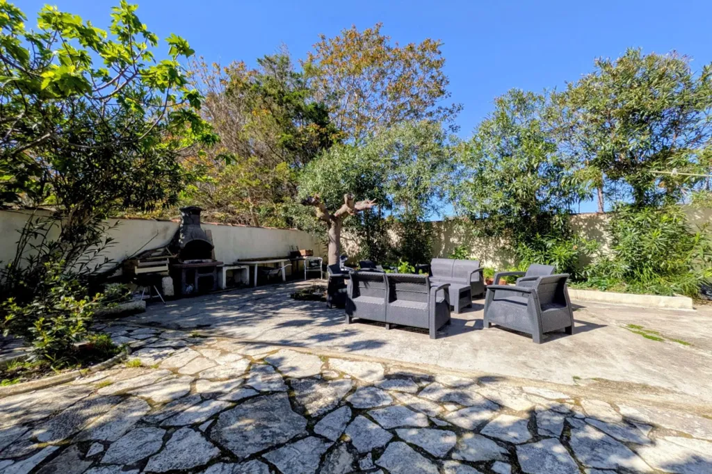 Terrass - Charming Mas with Garden in Lattes