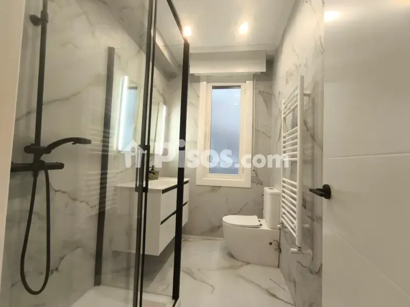 Salles de bain - Renovated Flat with Balcony in Barakaldo Centre