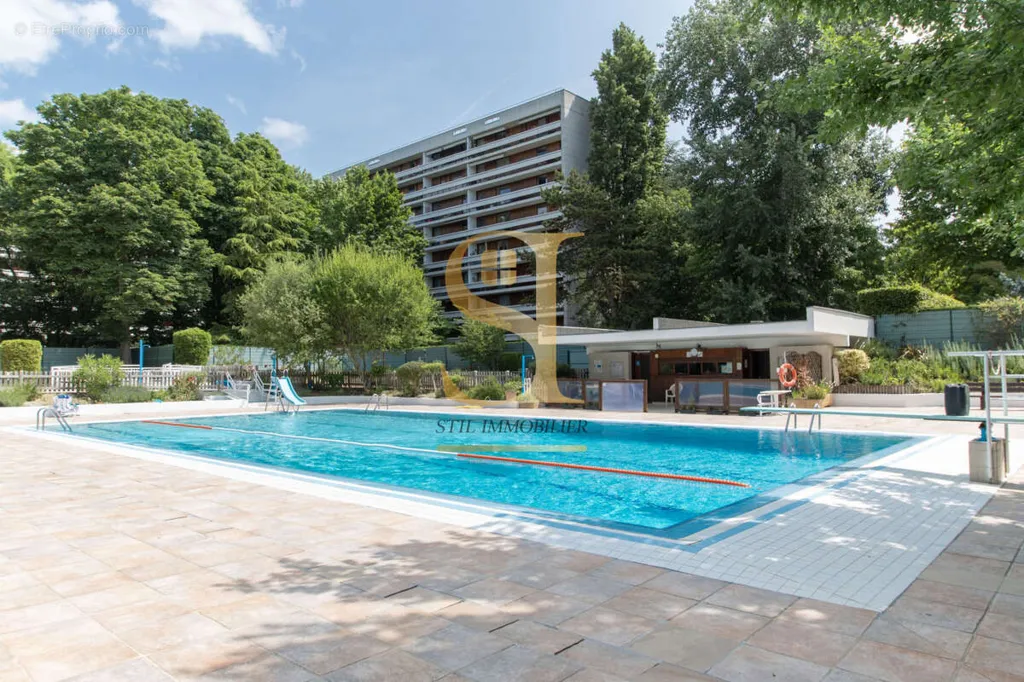 Piscine - Appartement 5 Pièces avec Piscine à Draveil