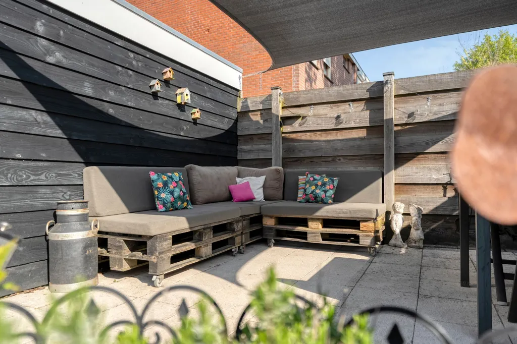 Terrass - Spacious Corner House with Garden in Hoogeveen