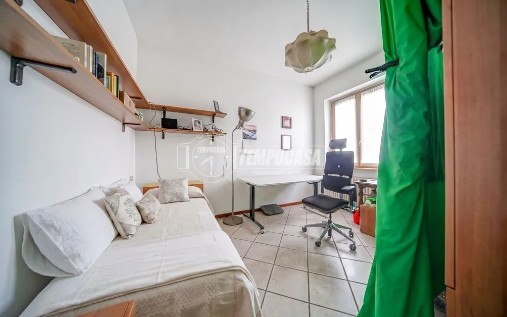 Chambres - Bifamiliar Villa with Garden in Somma Lombardo