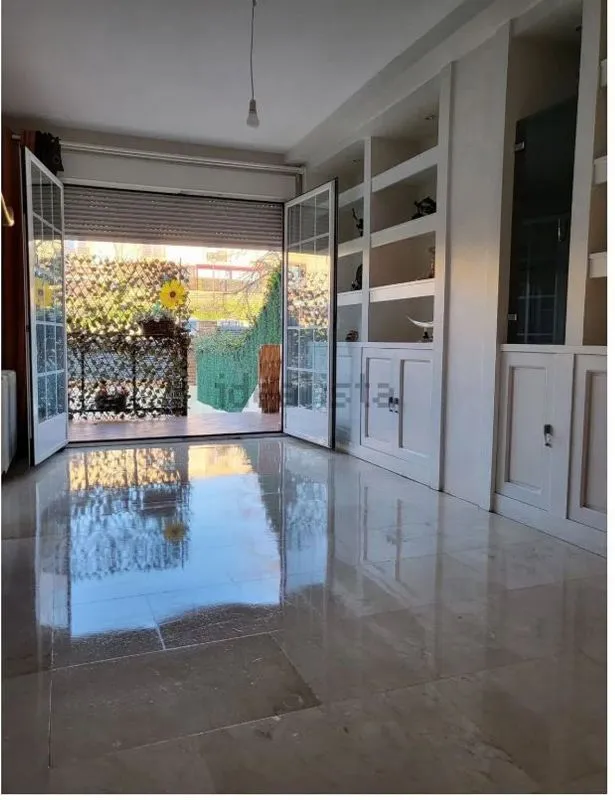 Living Room - House with Pool and Terrace in Urban Core