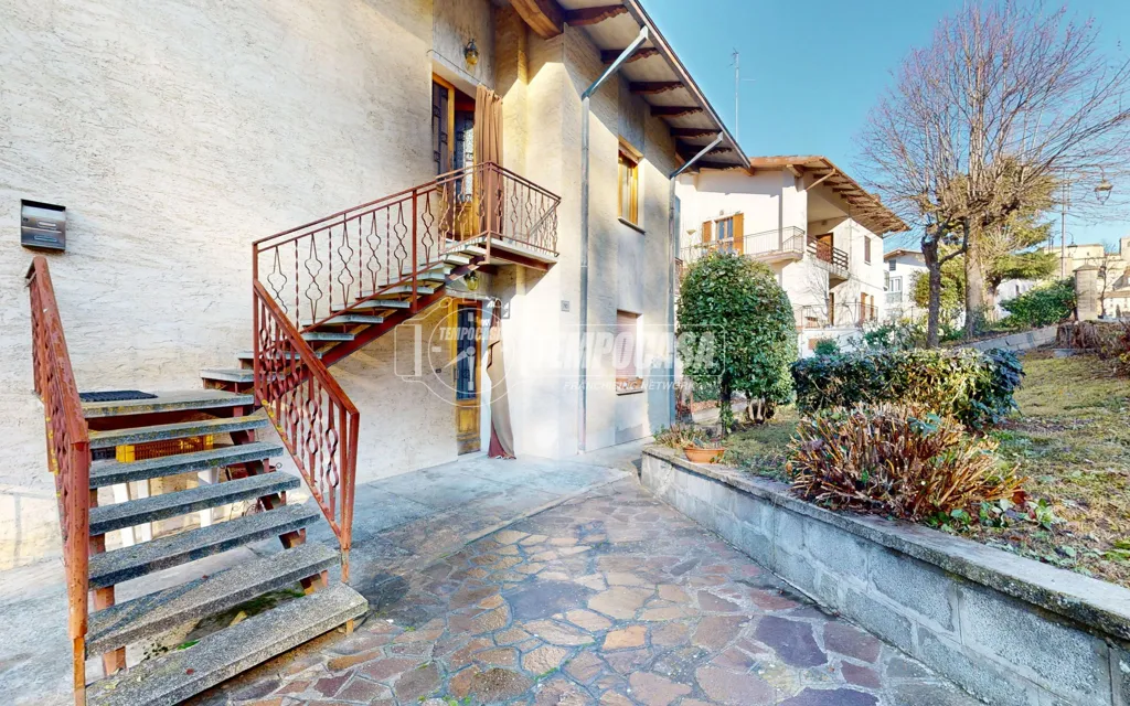 Toad - Spacious Apartment with Garden in Zocca Centre