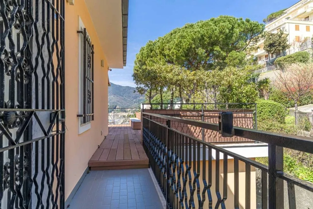 Rõdu - Luxury Flat with Seafront Terrace in Moneglia