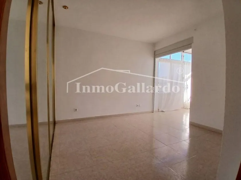 Ingresso - Spacious Apartment with Terrace in Málaga Centre