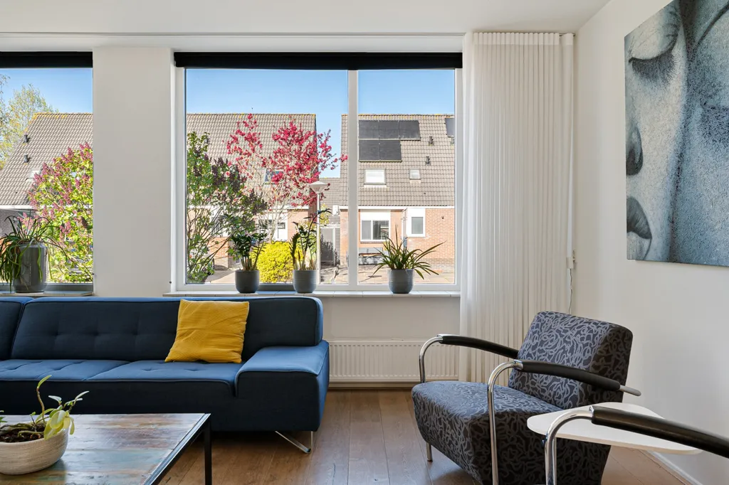 Elutuba - 2-Under-1-Cap House with Garage in Leeuwarden