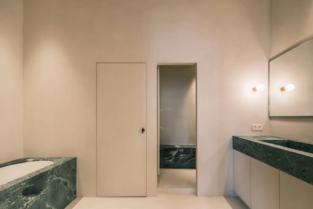 Vannitoad - Architecturally Distinctive Townhouse in Antwerp