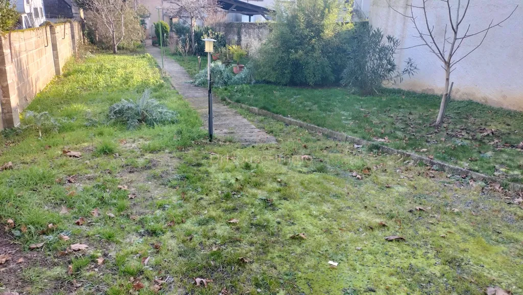 Garden - Town House with Garden in Les Ormes Centre