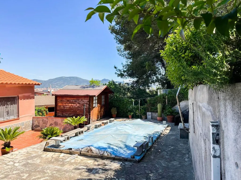 Bassein - Chalet with Pool in Esparreguera