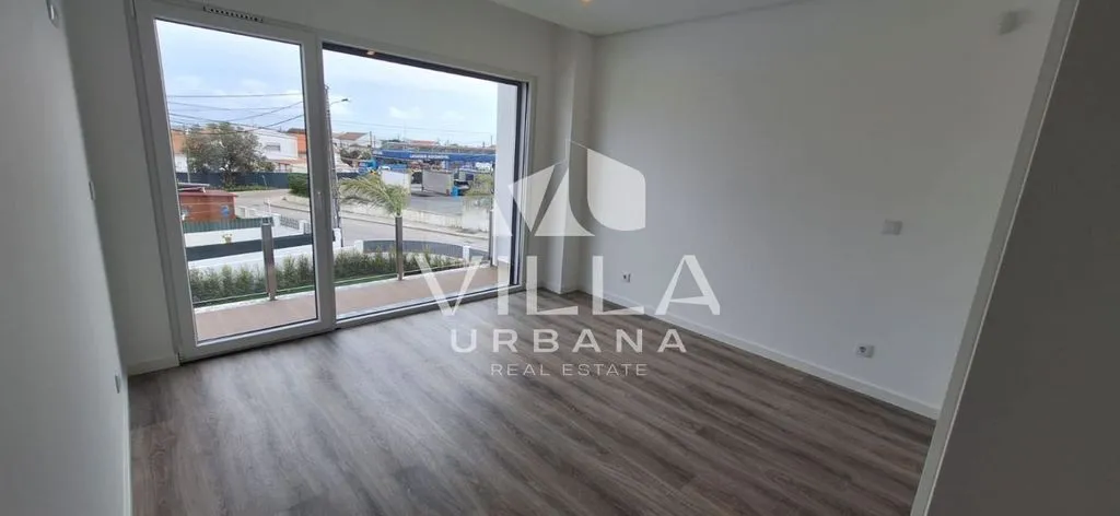 Pièces - Luxury House with Pool in Charneca da Caparica