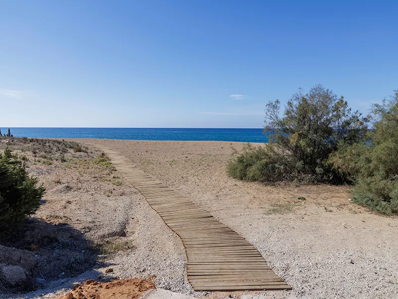 Jardin - Beachfront Villa with Golf Course View in Costa Navarino