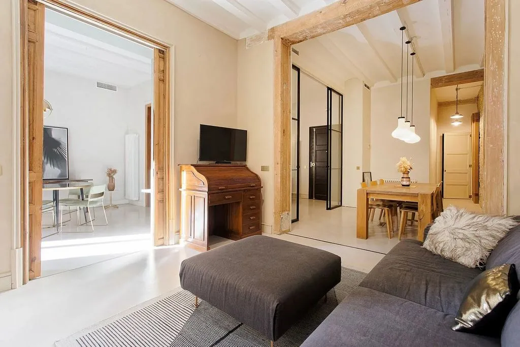 Elutuba - Luxury Apartment with Courtyard in Gothic Quarter