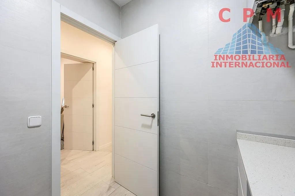 Salles de bain - Twin-Occupancy Flat with Terrace in Embajadores
