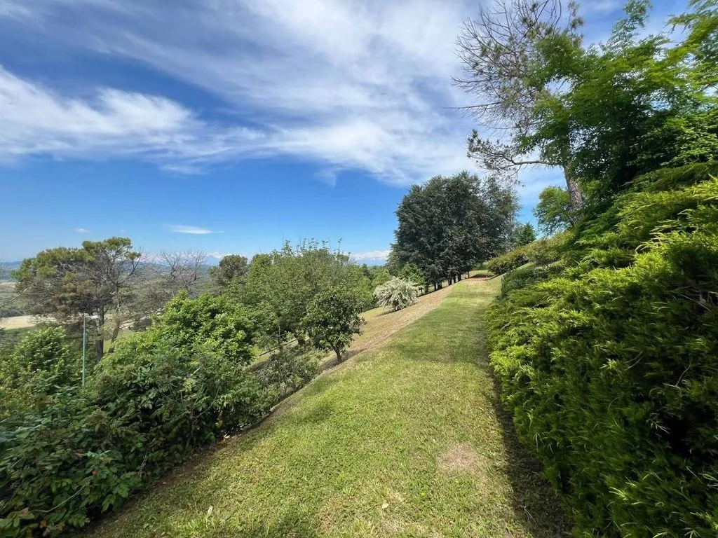 Jardin - Luxury Villa with Panoramic Views in Moncucco Torinese