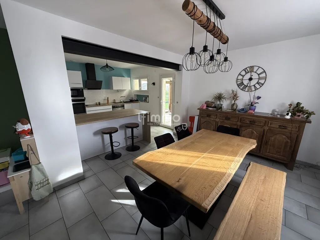 Söögituba - Renovated House with Veranda in Hestroff