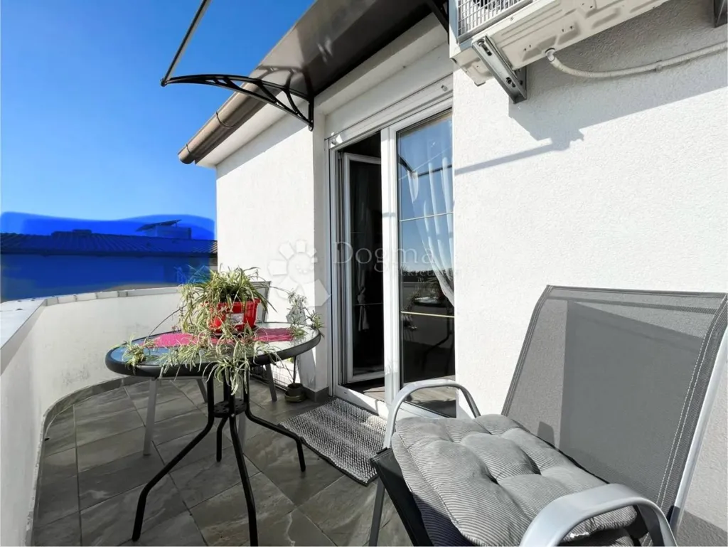 Terrass - Two-Bedroom Apartment with Sea View in Novigrad