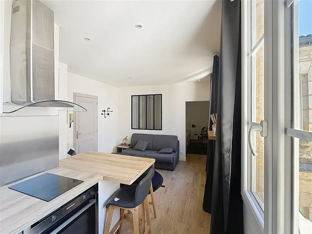 Cuisine - Appartement Refait à Neuf avec Vue Cour à Bordeaux