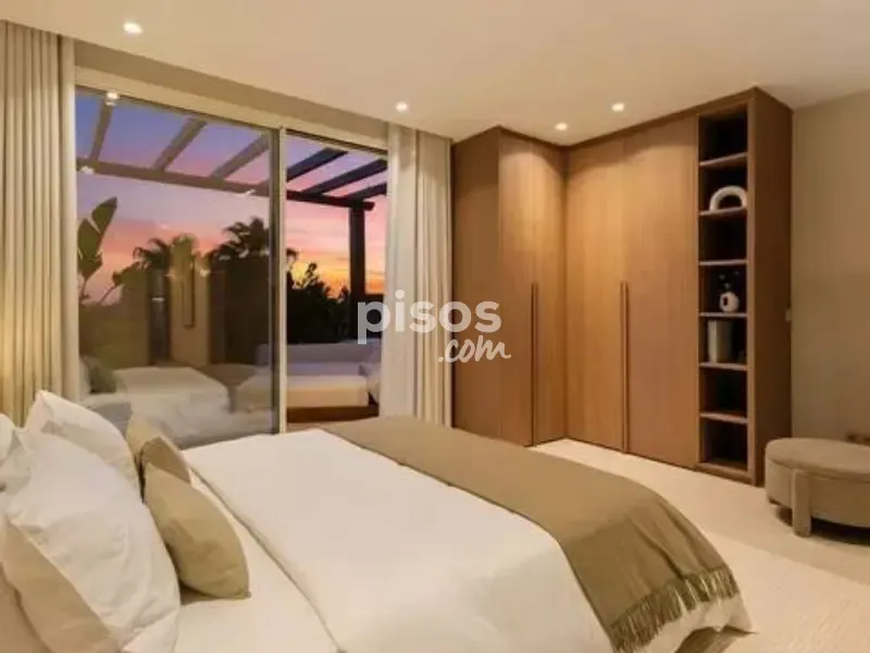 Chambres - Corner Semi-Detached Villa with Pool in Marbella